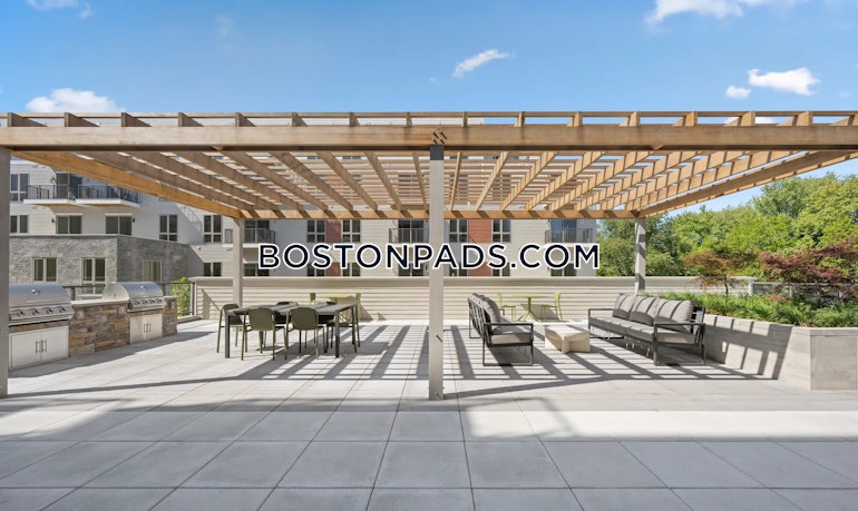 Los Angeles St. Newton