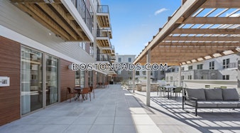 Los Angeles St. Newton