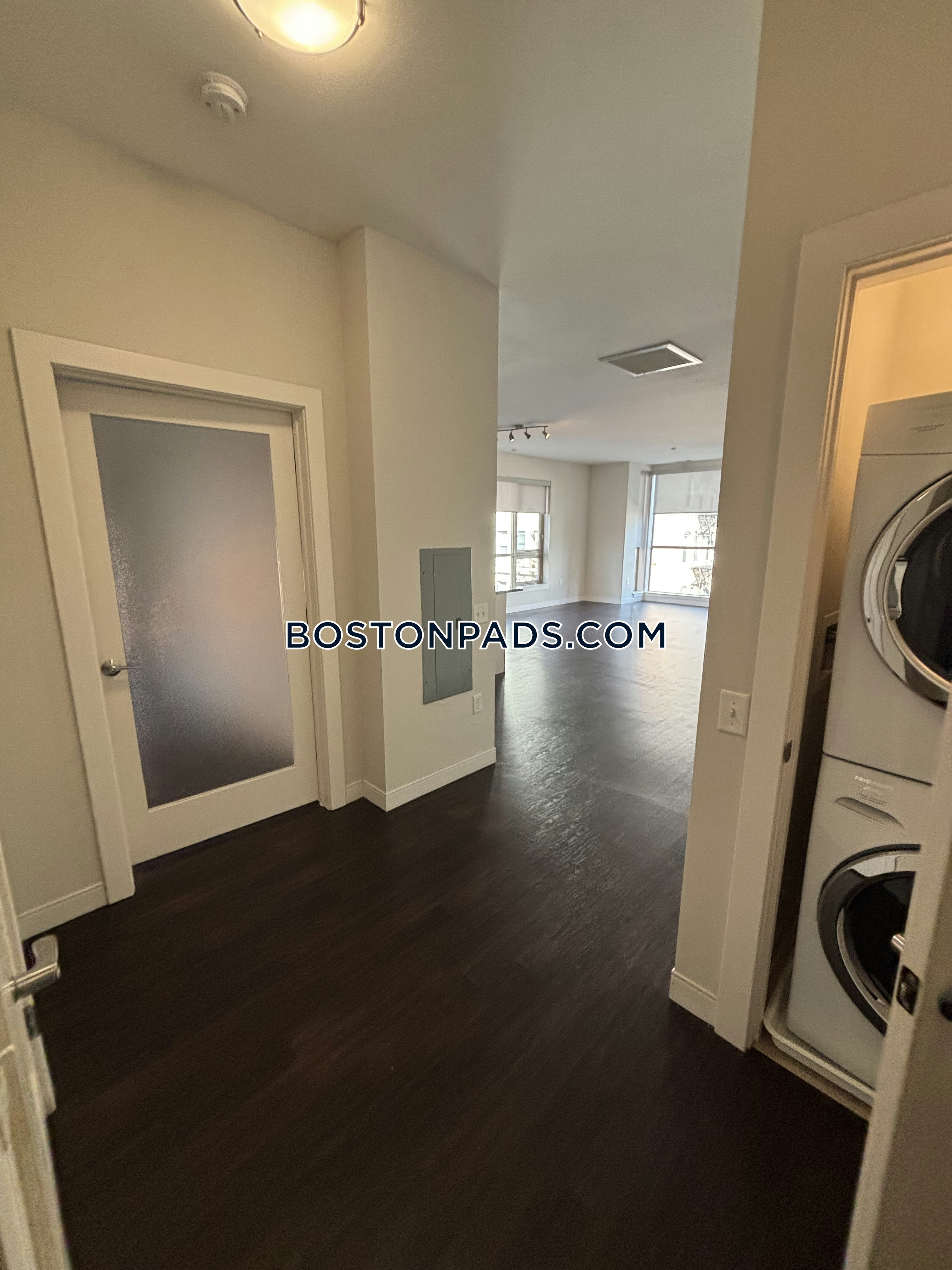 Boston - 1 Beds, 1 Baths