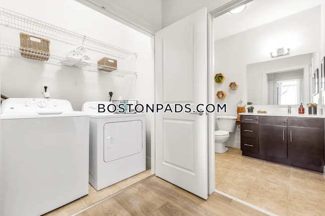 Medford - $2,602+ /mo