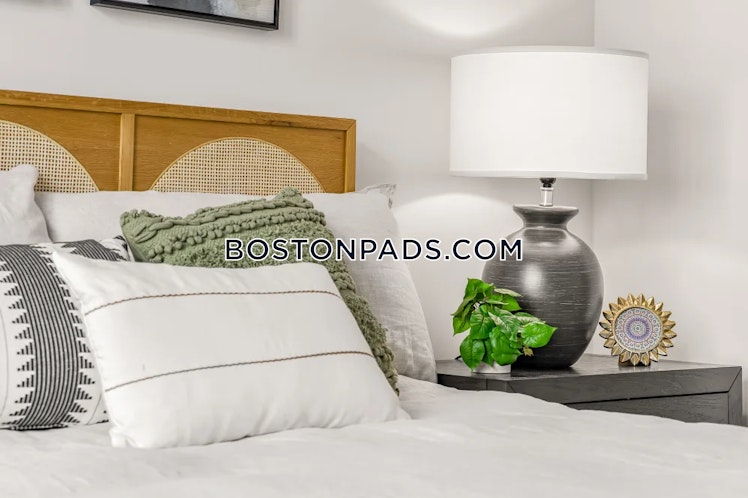 Rivers Edge Dr., Medford