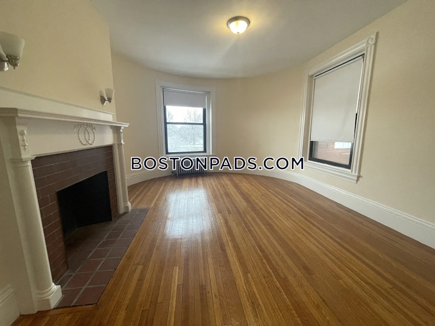 BOSTON - BACK BAY - 1 Bed, 1 Bath - Image 1