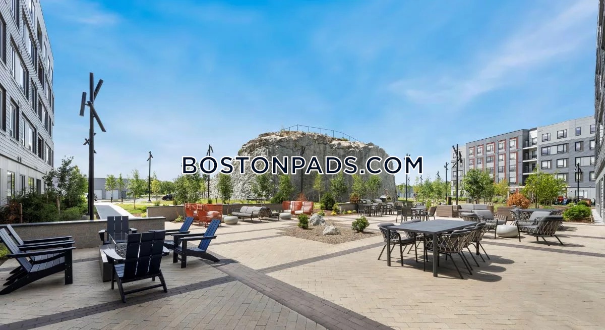 Saugus - 0 Beds, 1 Baths