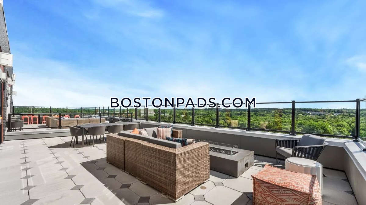 Saugus - 0 Beds, 1 Baths