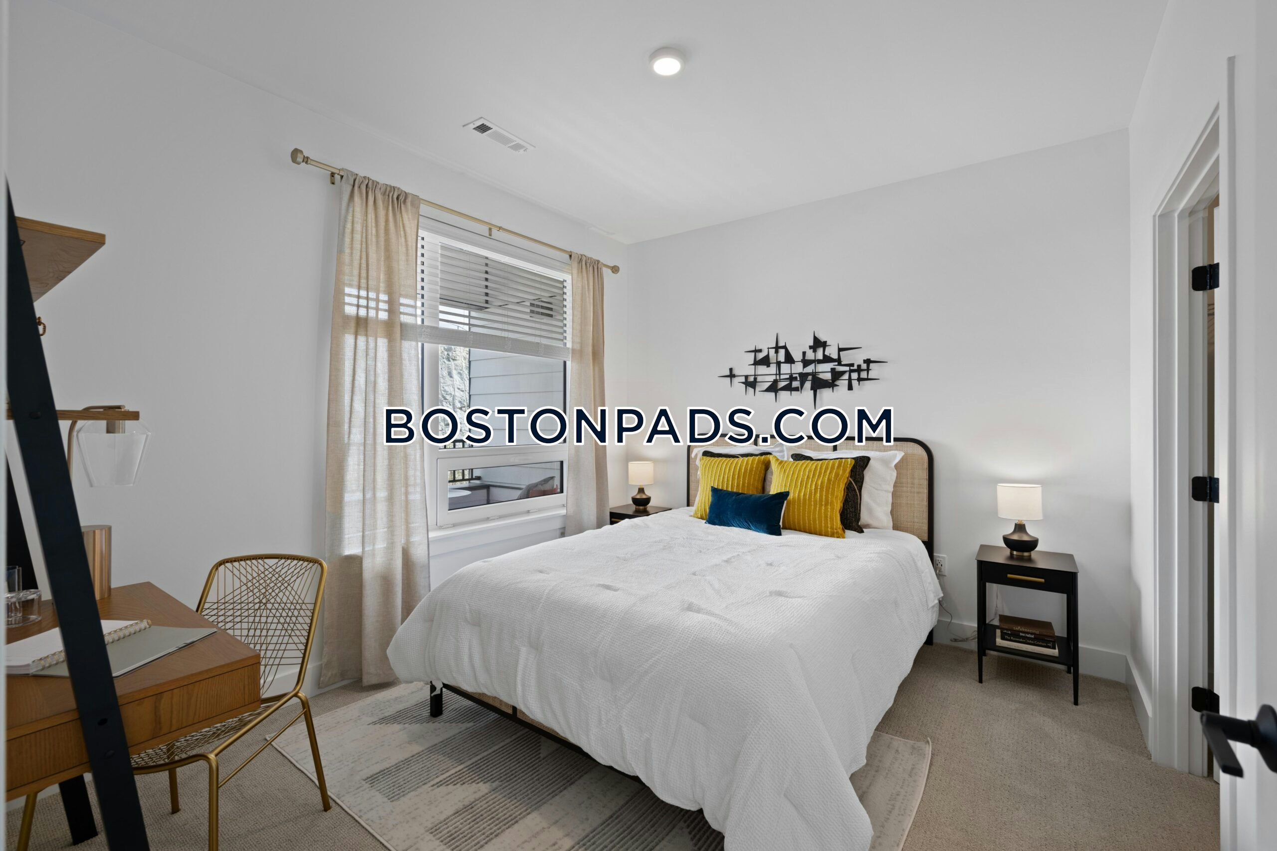 Saugus - 0 Beds, 1 Baths