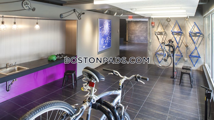 Boylston St., Boston