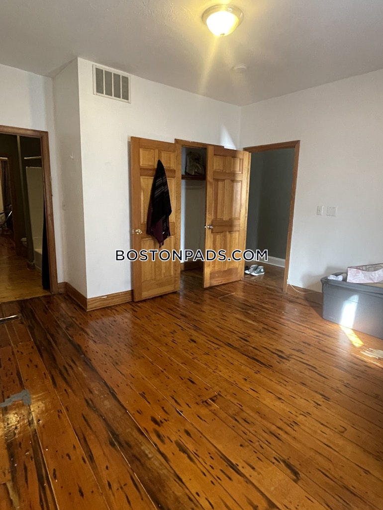 Sewall St. Roxbury Crossing