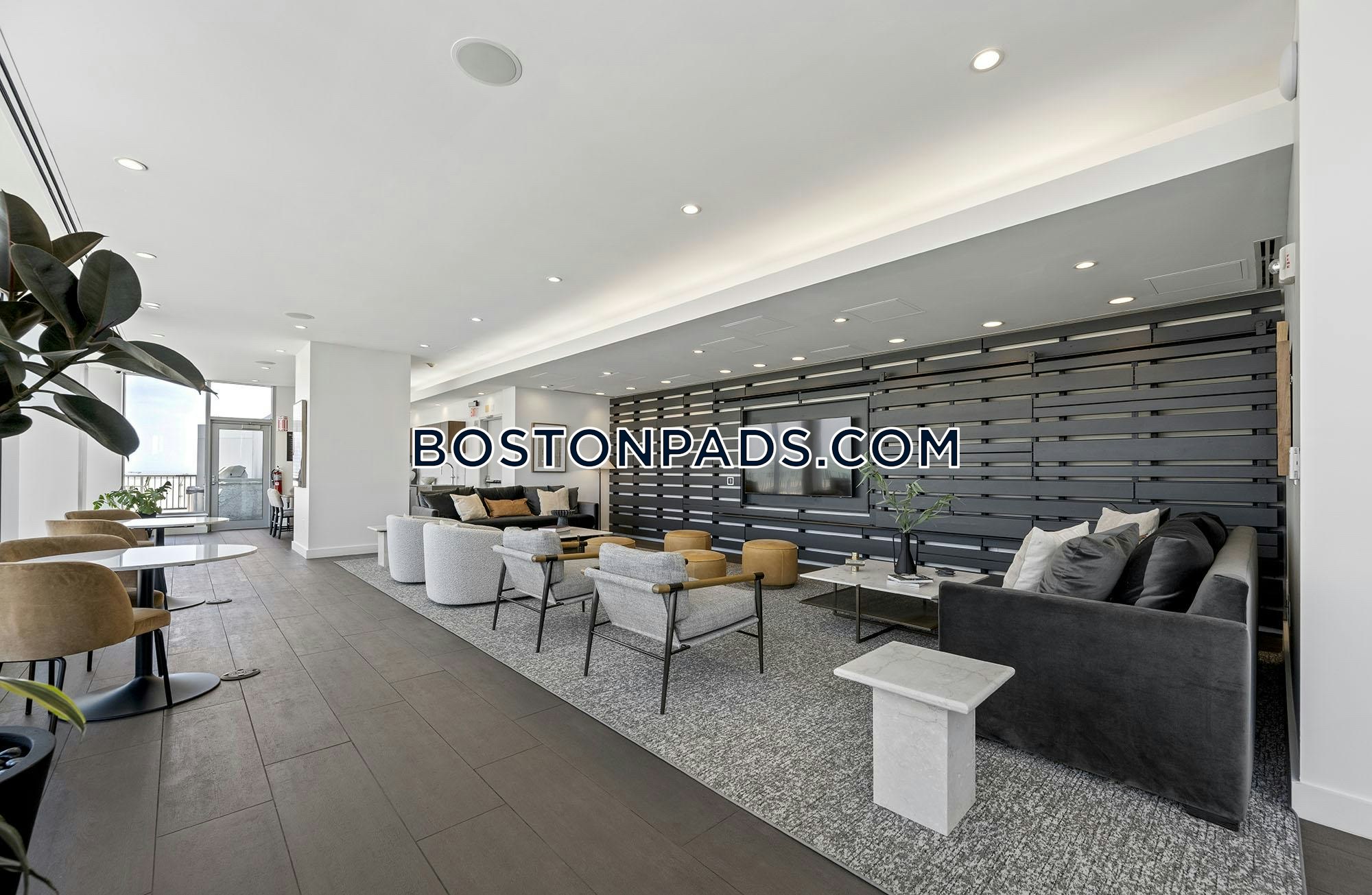 Boston - 0 Beds, 1 Baths