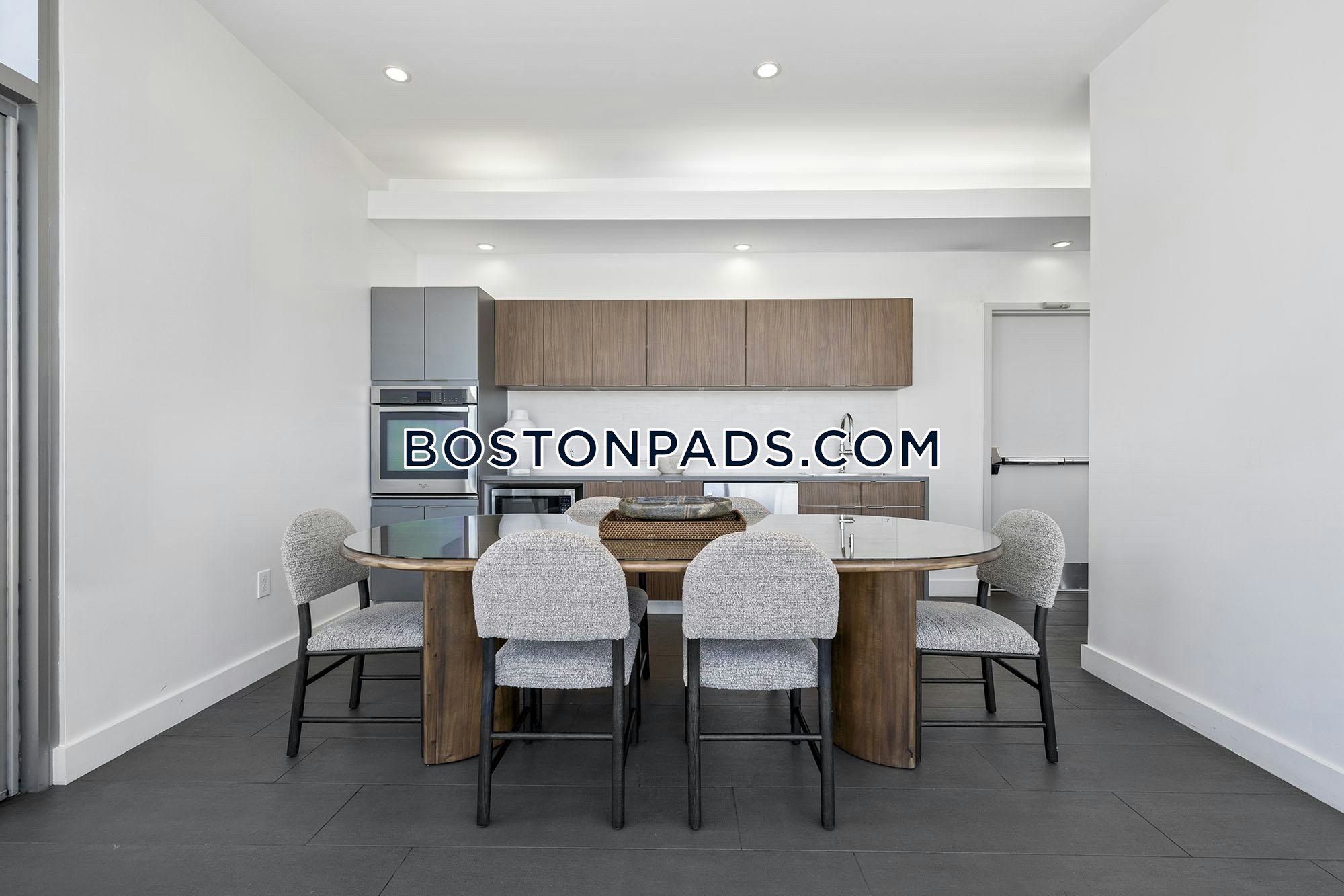 Boston - 0 Beds, 1 Baths