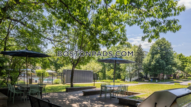 Lexington Ridge Dr., Lexington