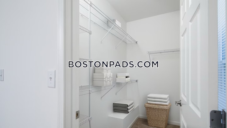 Main Campus Dr., Lexington