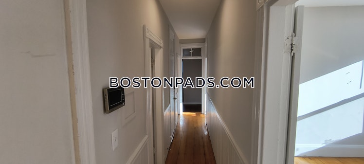 folsom Ave., Roxbury Crossing