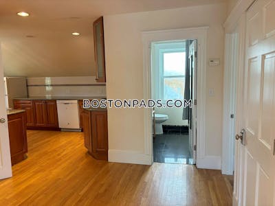 Somerville 4 Beds 1.5 Baths  Porter Square - $4,800 No Fee