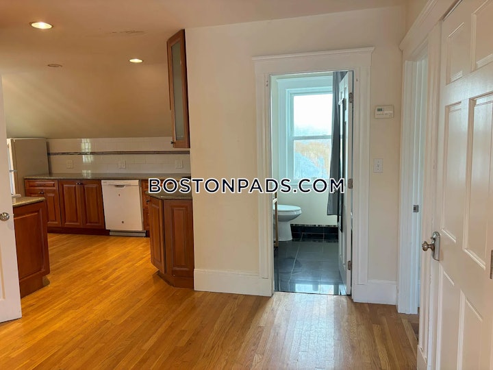 somerville-apartment-for-rent-4-bedrooms-15-baths-porter-square-4800-8016472 
