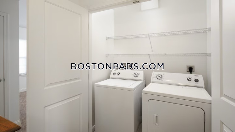 Shipyard Dr., Hingham