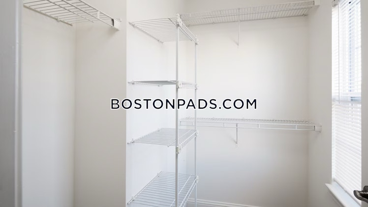 Shipyard Dr., Hingham