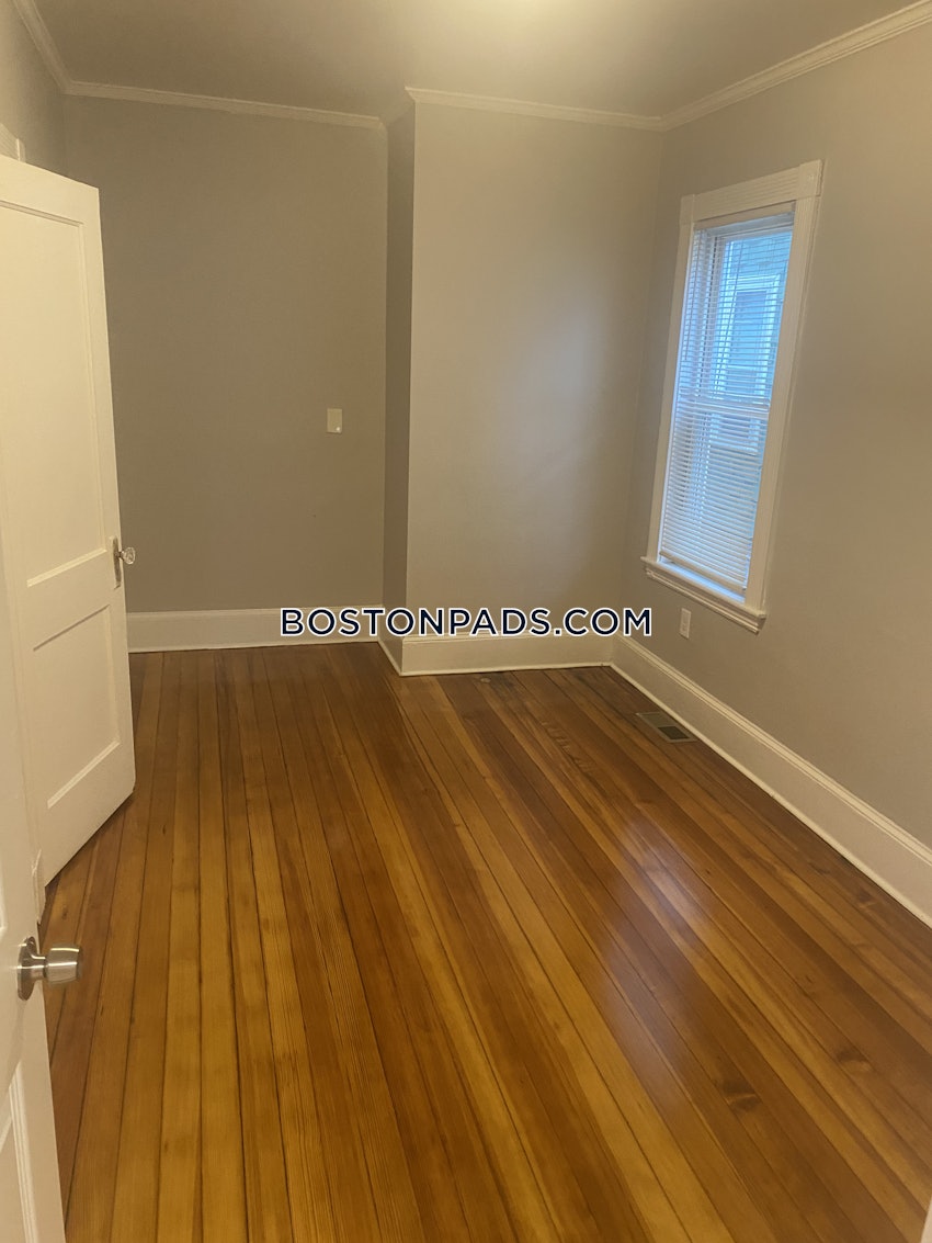 BOSTON - DORCHESTER - UPHAMS CORNER - 4 Beds, 1 Bath - Image 113