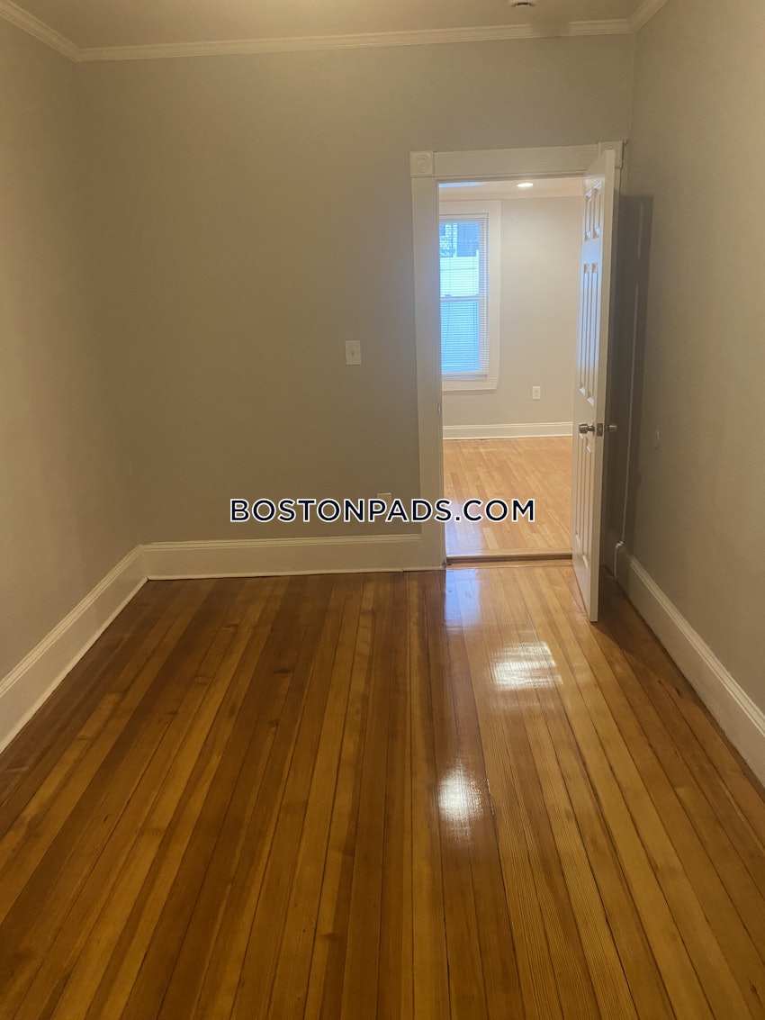 BOSTON - DORCHESTER - UPHAMS CORNER - 4 Beds, 1 Bath - Image 112