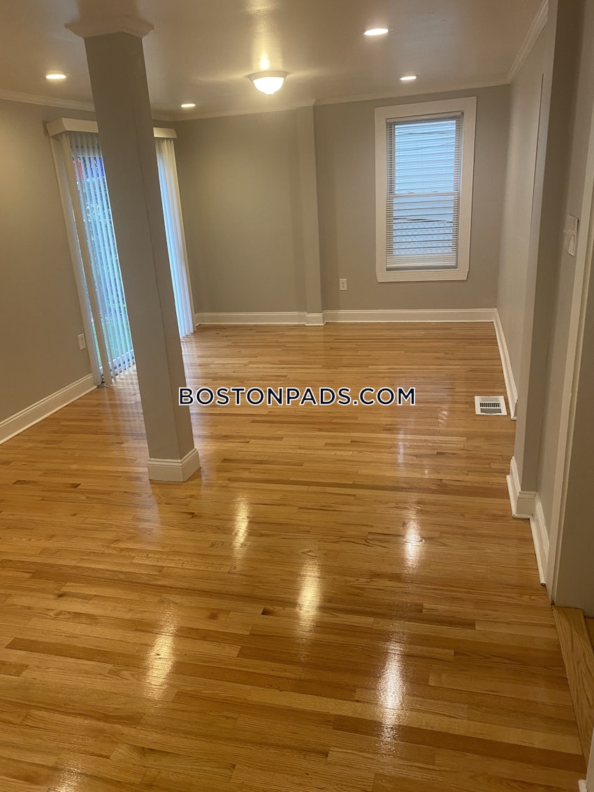 BOSTON - DORCHESTER - UPHAMS CORNER - 4 Beds, 1 Bath - Image 111