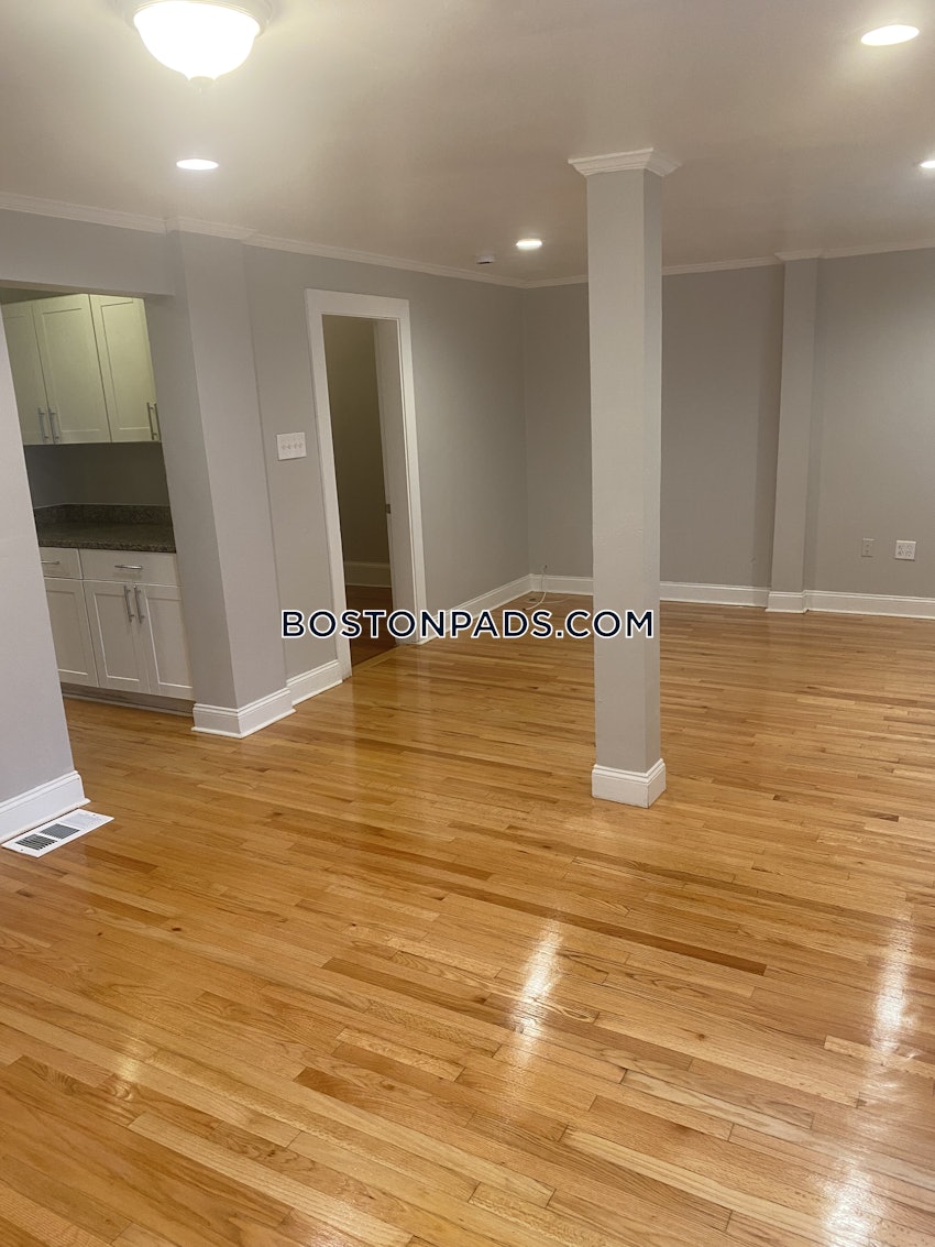 BOSTON - DORCHESTER - UPHAMS CORNER - 4 Beds, 1 Bath - Image 109