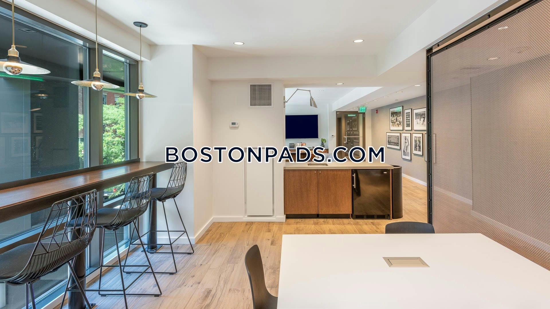 Boston - 2 Beds, 2 Baths