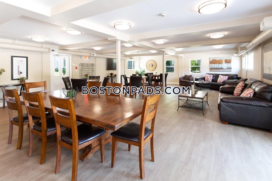 Burlington - 1 Beds, 1 Baths