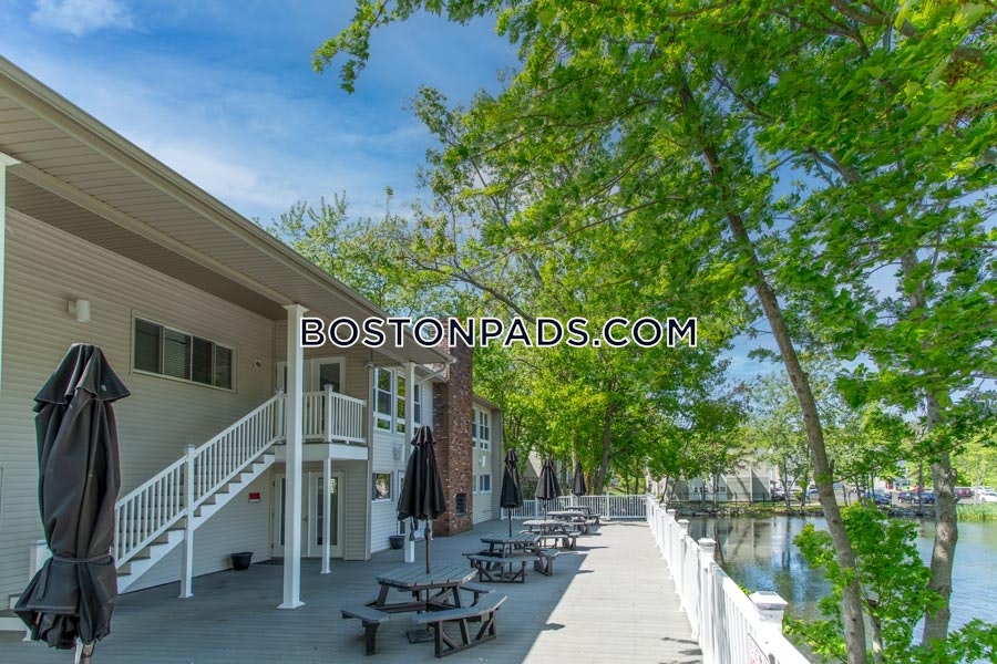 Burlington - 1 Beds, 1 Baths