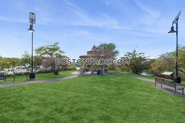 Commandants Way., Chelsea