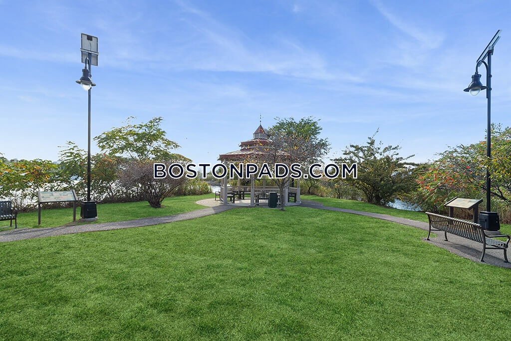 Chelsea - 0 Beds, 1 Baths