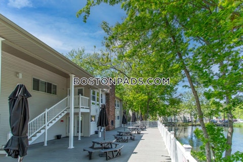 Beacon St. Burlington photo 17