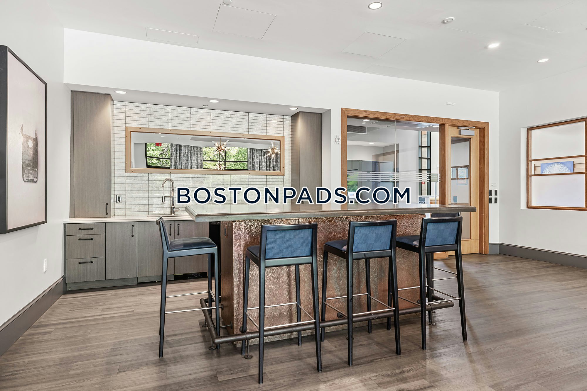 Boston - 2 Beds, 2 Baths