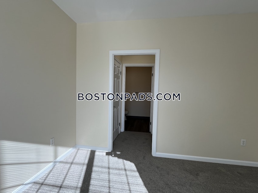 ANDOVER - 2 Beds, 2 Baths - Image 8