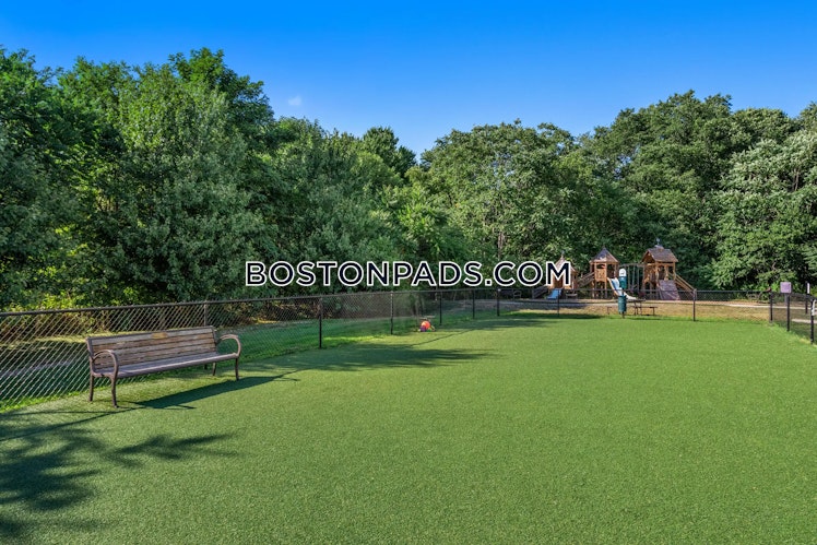 Woodview Way., Watertown