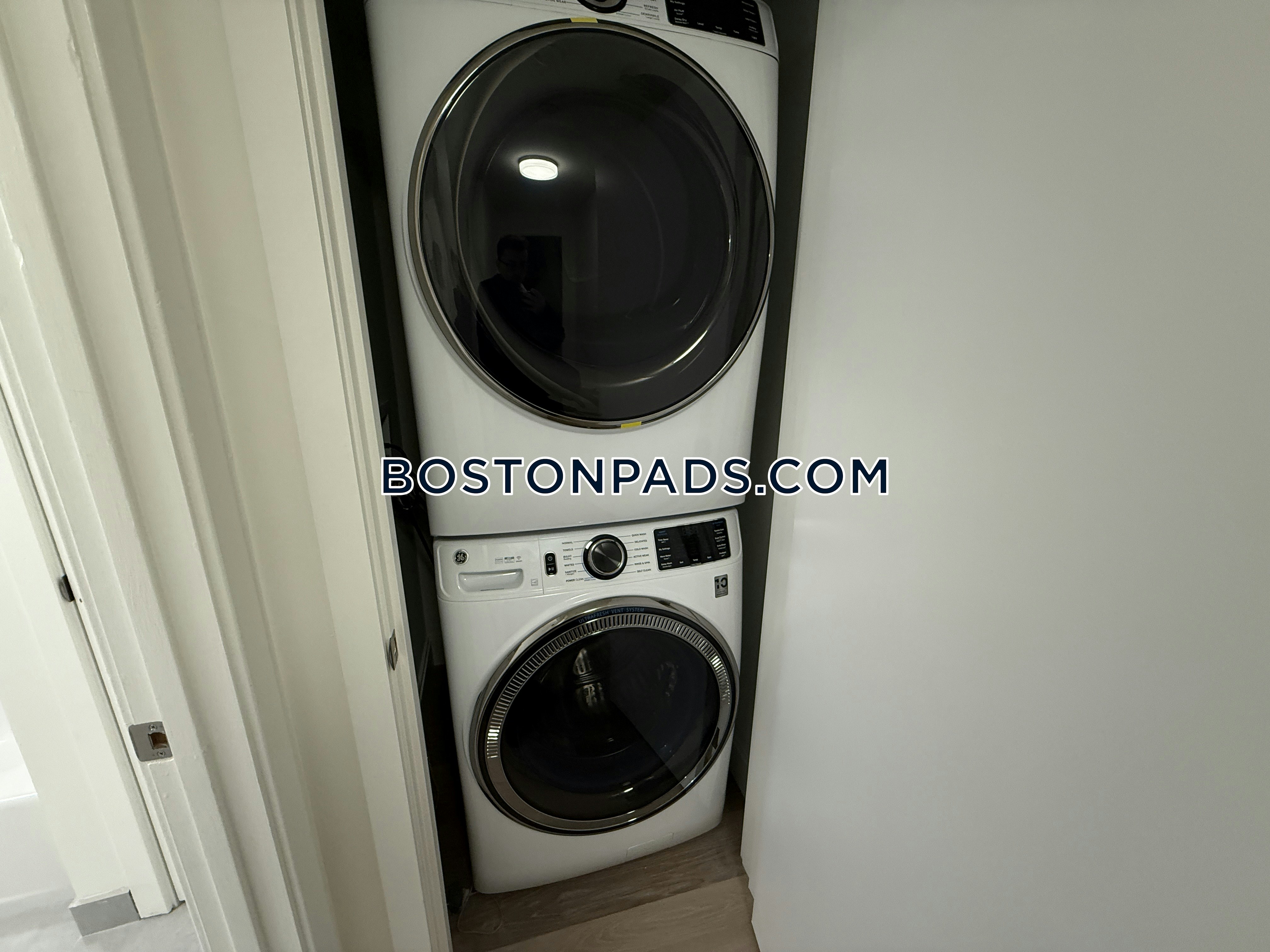 Boston - 2 Beds, 2.5 Baths