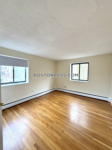 Dustin St. Boston photo 9