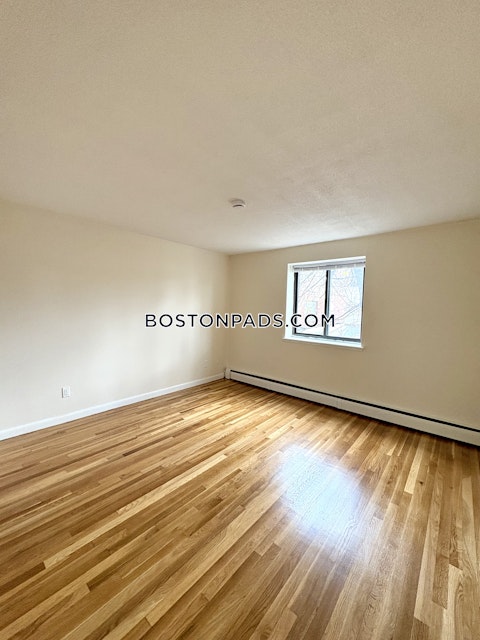 Dustin St. Boston photo 10