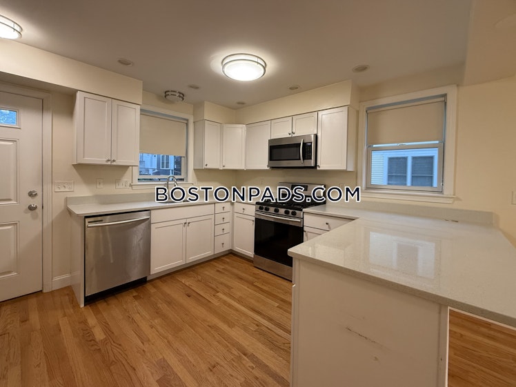 Waumbeck St., Boston