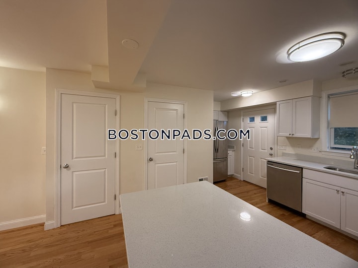 roxbury-apartment-for-rent-3-bedrooms-25-baths-boston-3500-8016872 