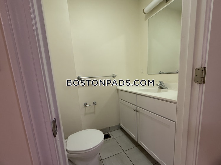 Waumbeck St., Boston