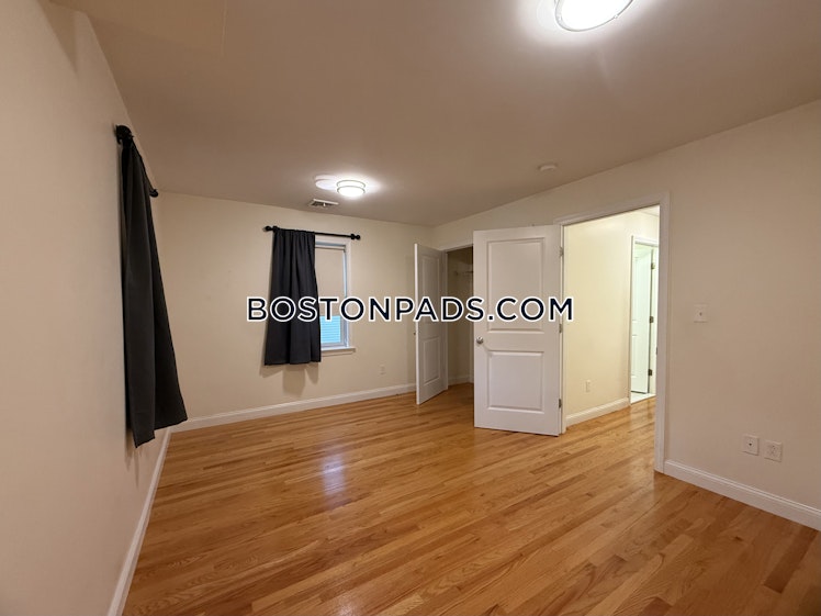 Waumbeck St., Boston