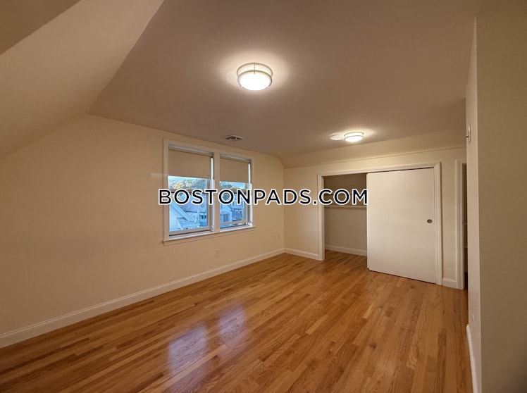 Waumbeck St., Boston