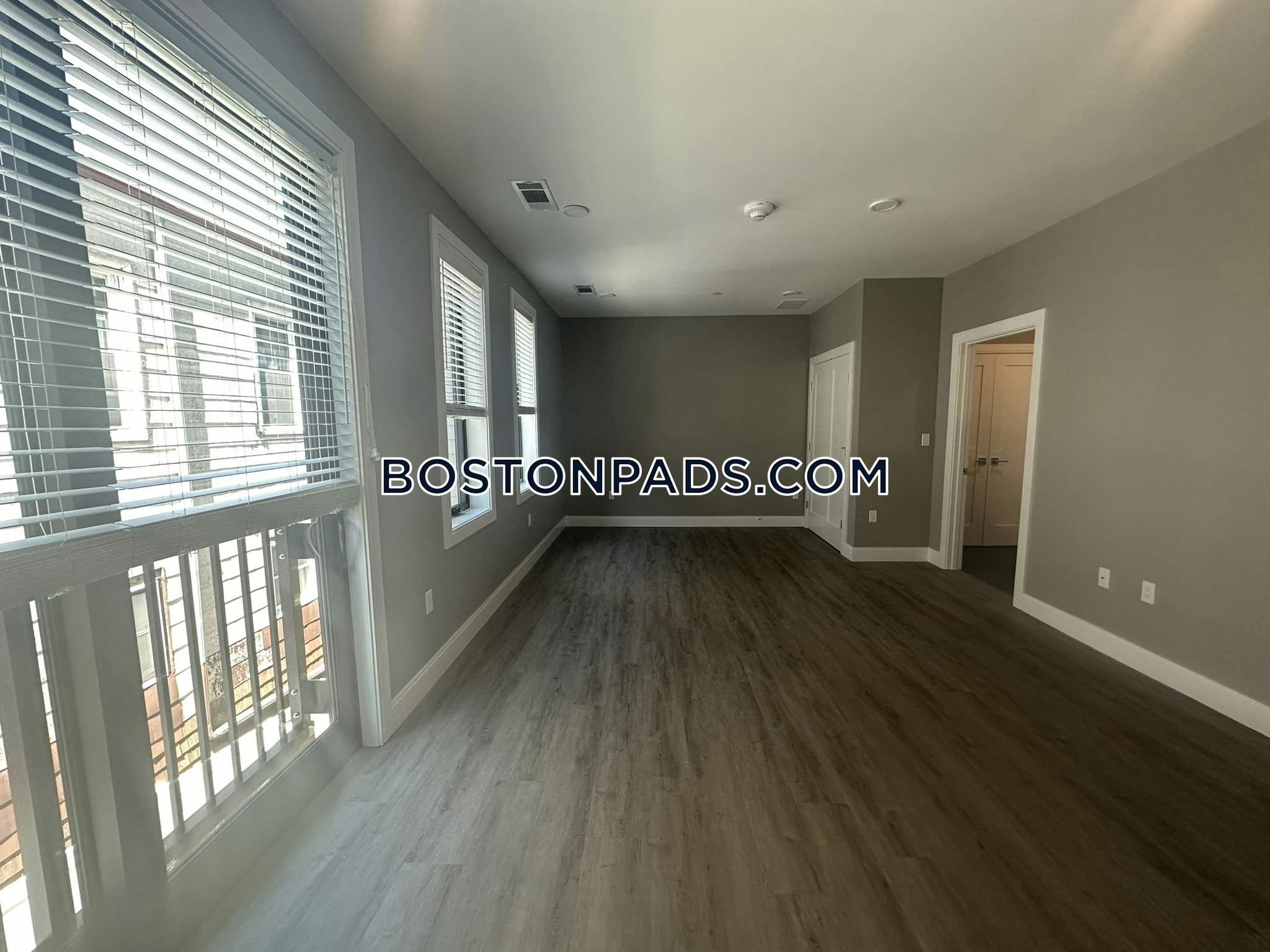 Boston - 0 Beds, 1 Baths