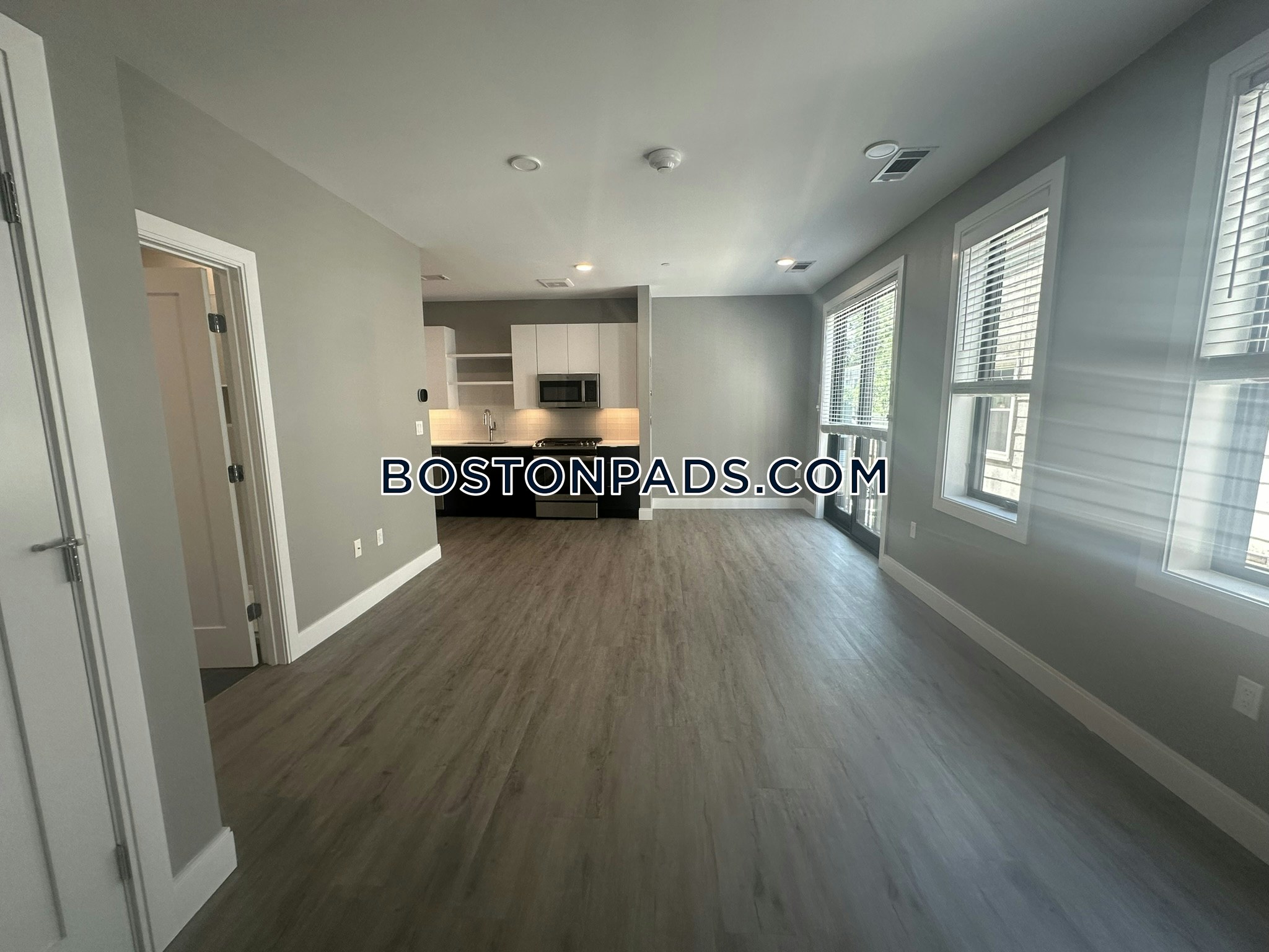 Boston - 0 Beds, 1 Baths