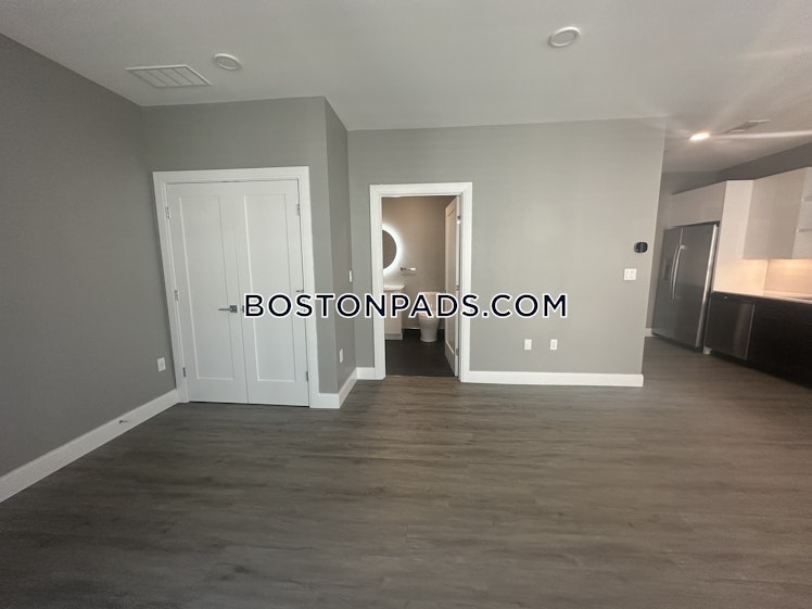 Saratoga St., Boston