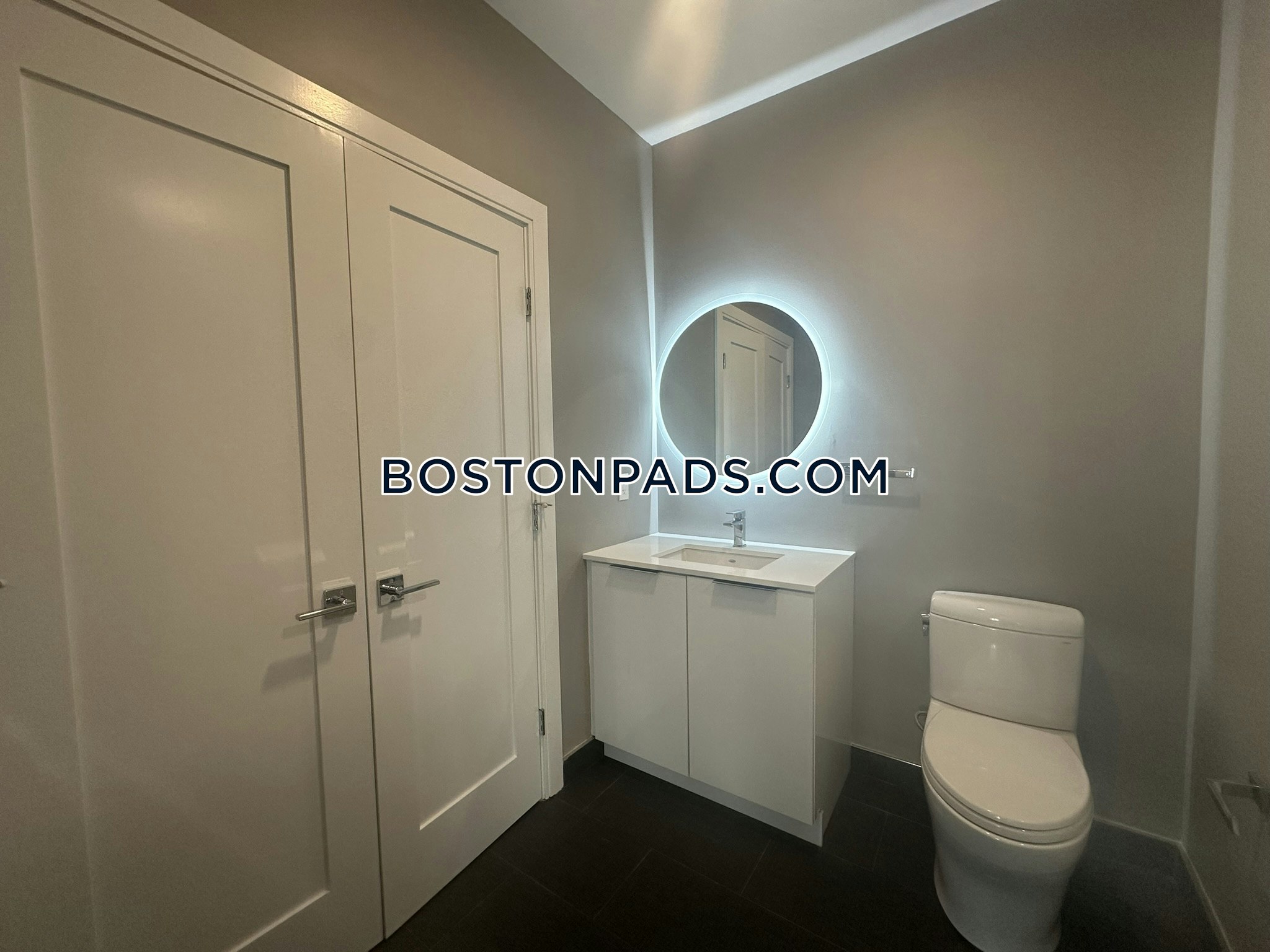 Boston - 0 Beds, 1 Baths
