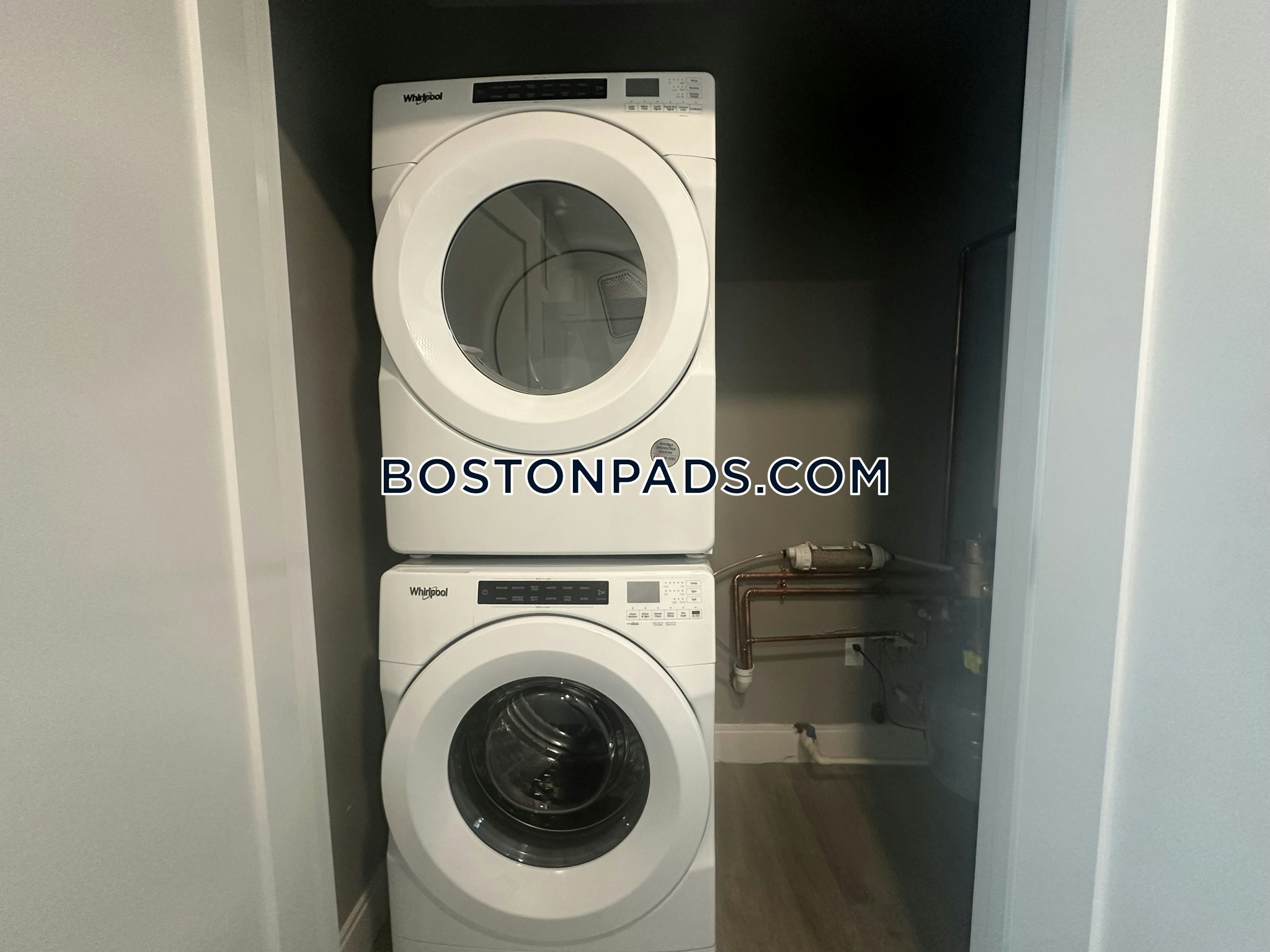Boston - 0 Beds, 1 Baths