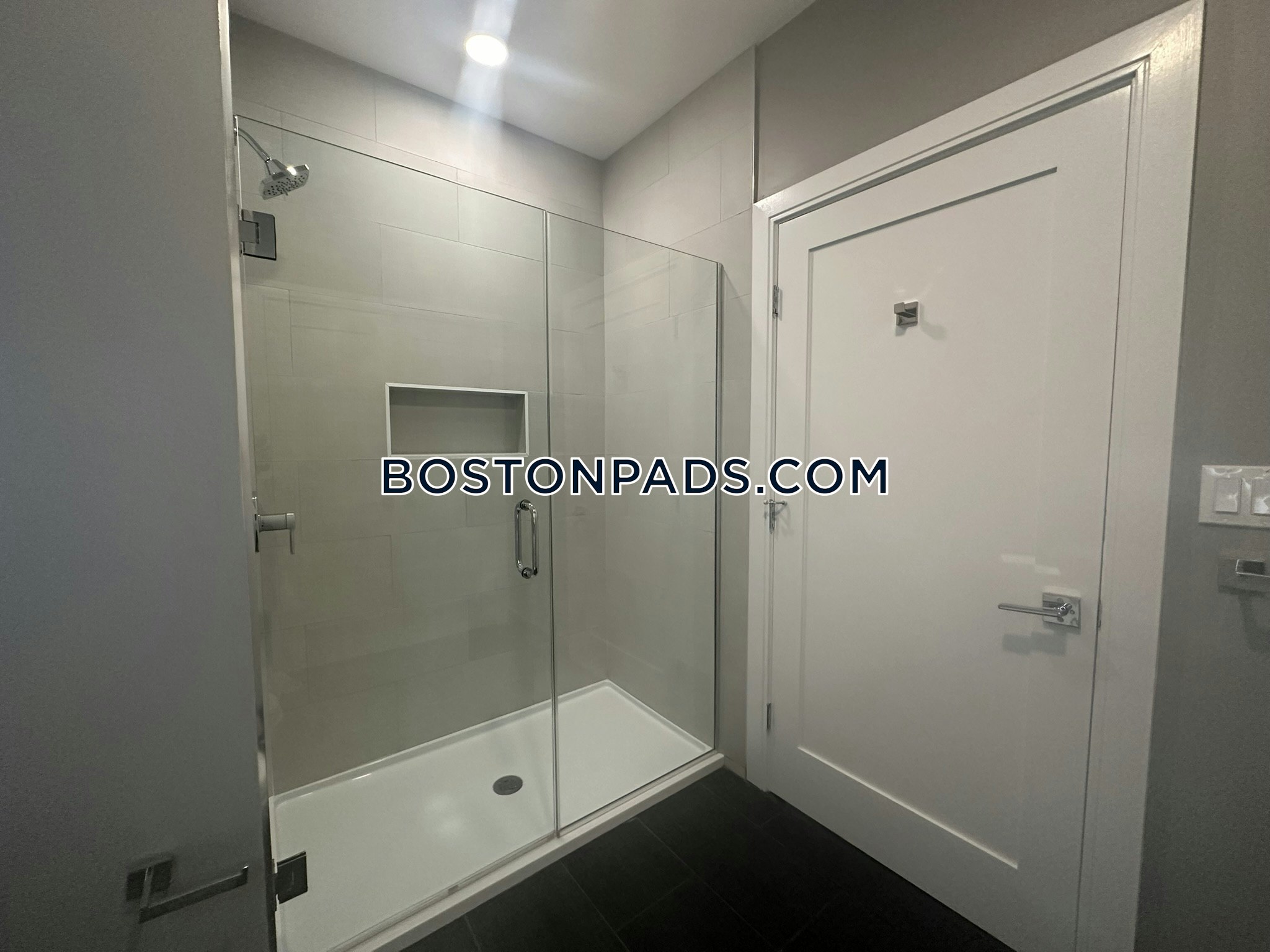 Boston - 0 Beds, 1 Baths