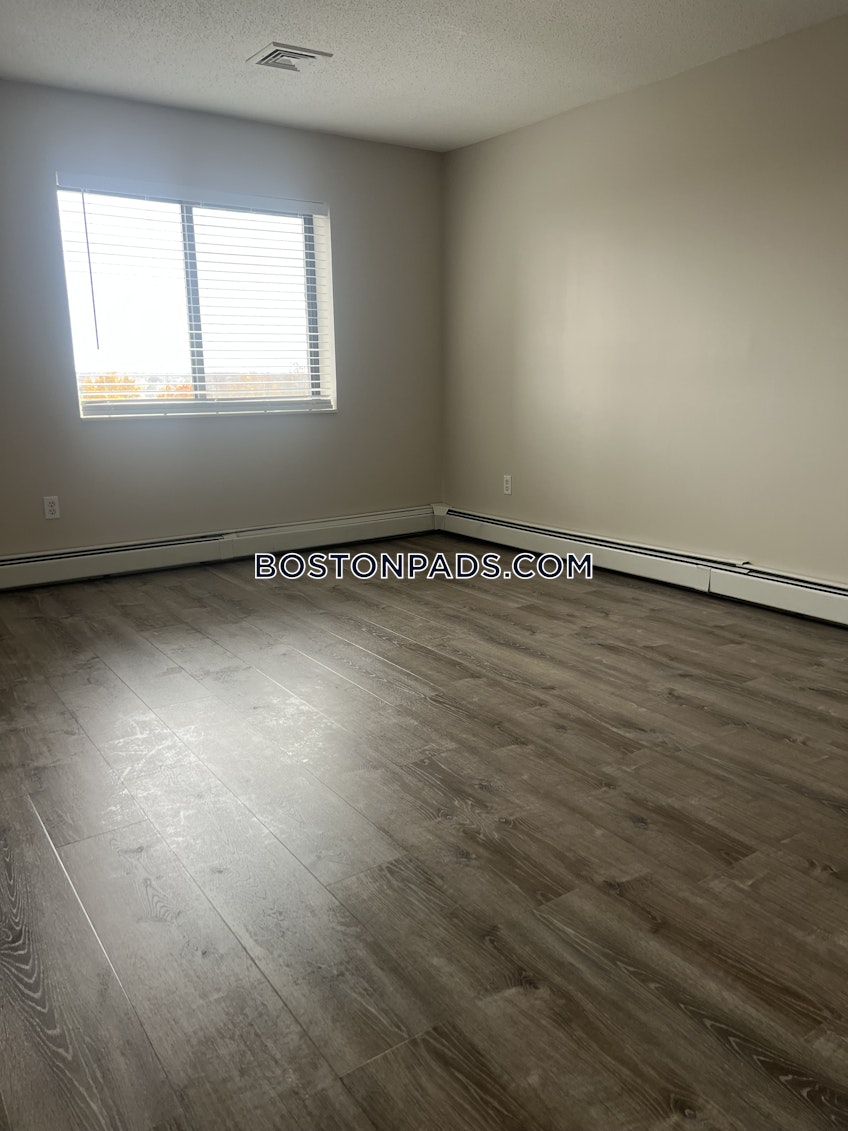 Fall River - $2,500+ /month