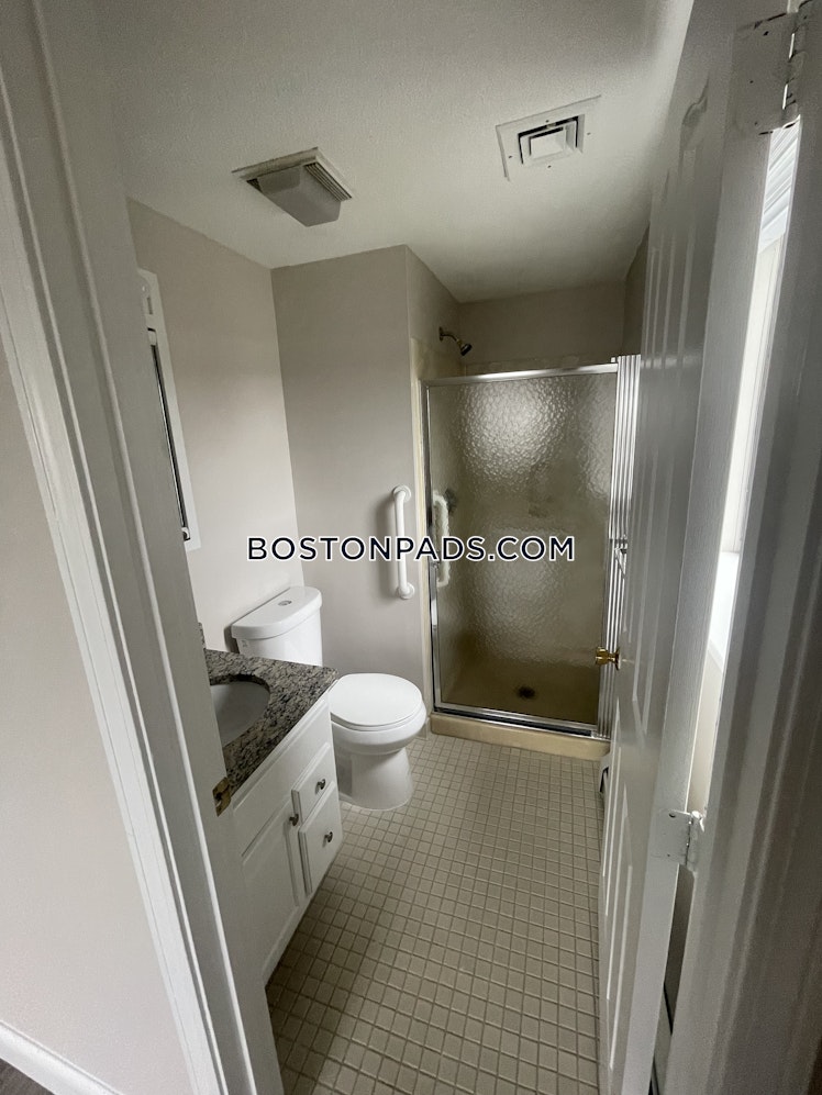 North Main St., Fall River