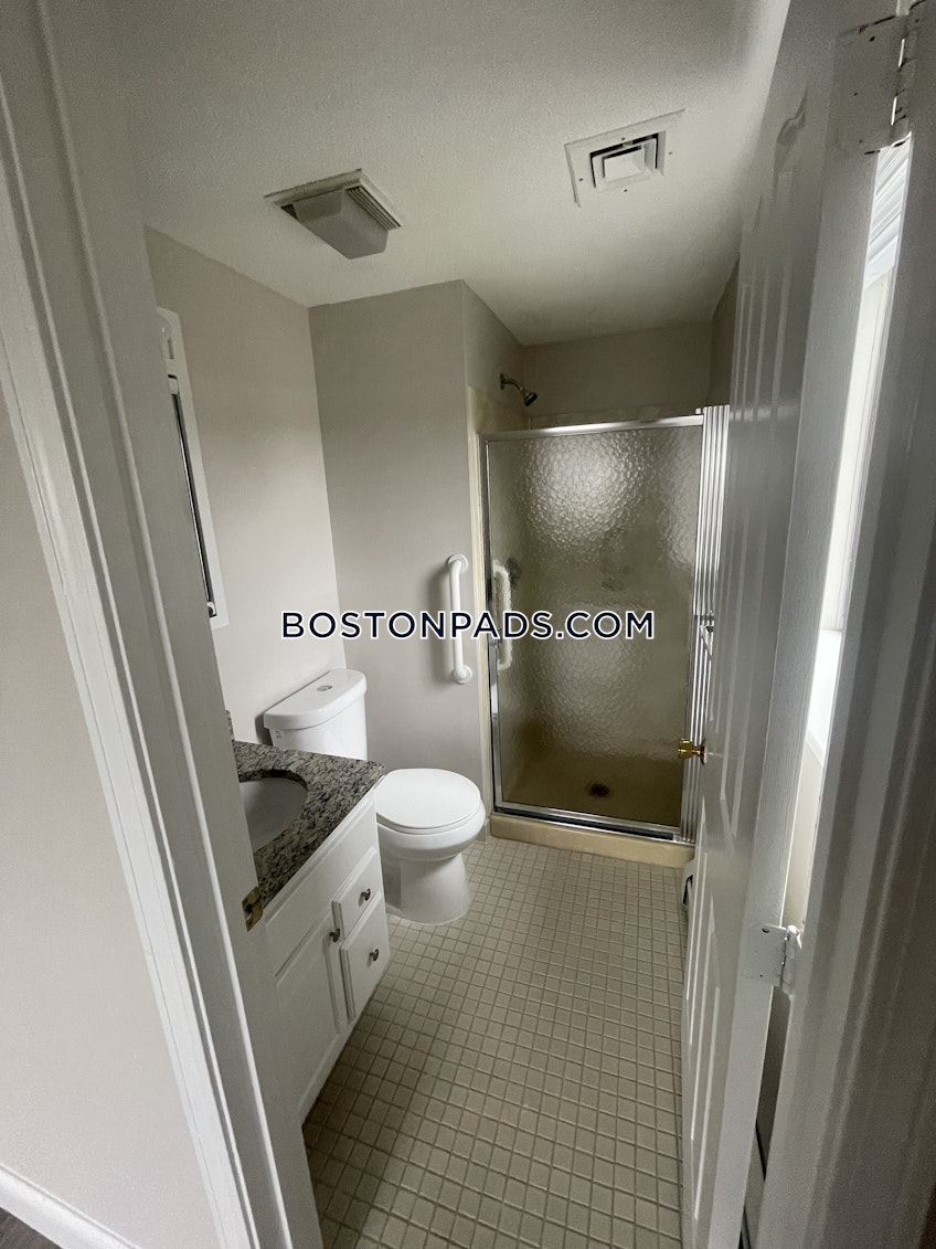 Fall River - $2,500+ /month